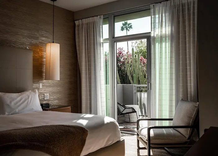 Best 4 Spa Hotels in Paradise Valley for a Relaxing Getaway